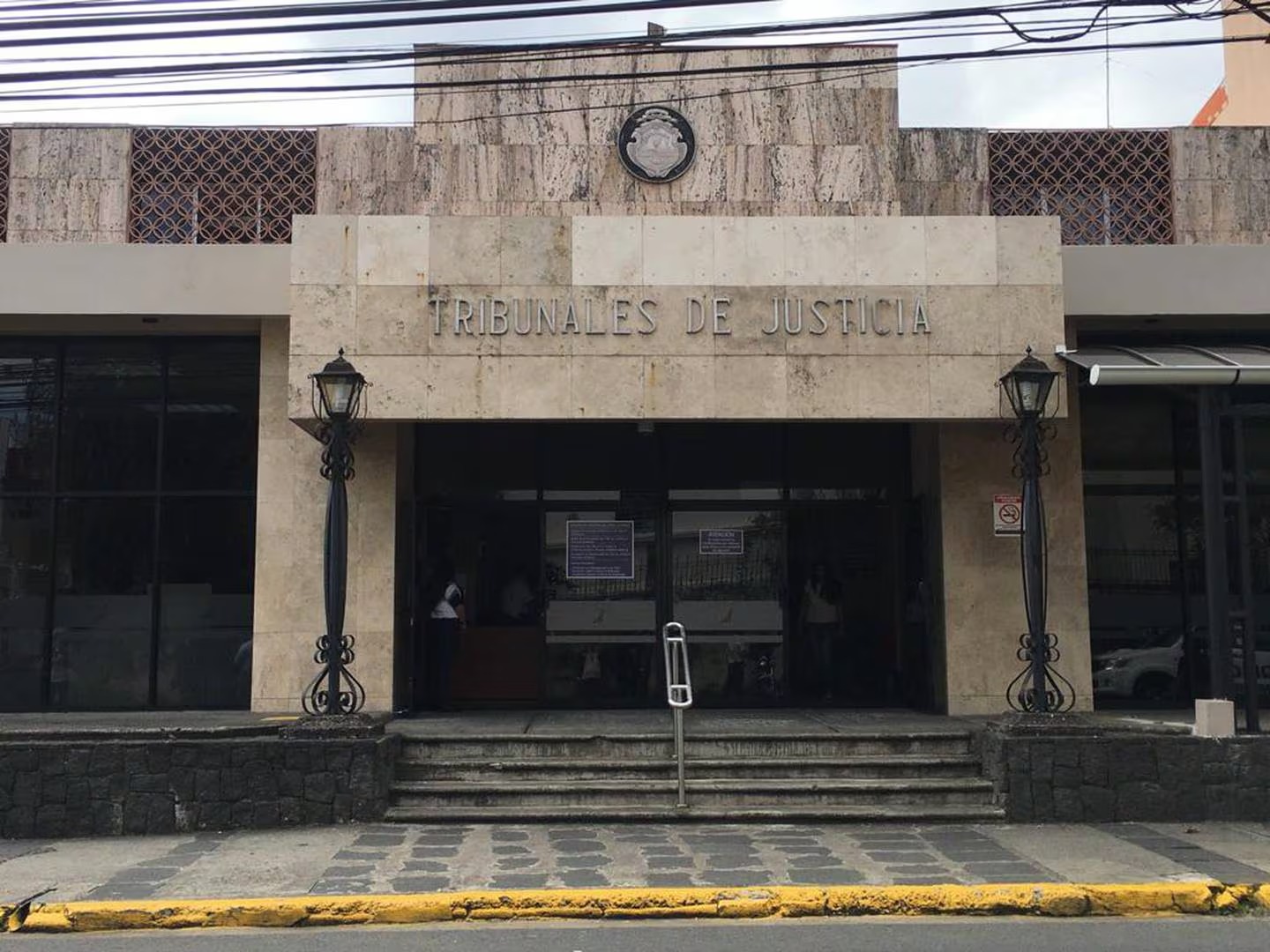 Mujer a juicio por robar más de ¢5 millones en cosméticos, computadoras y celulares