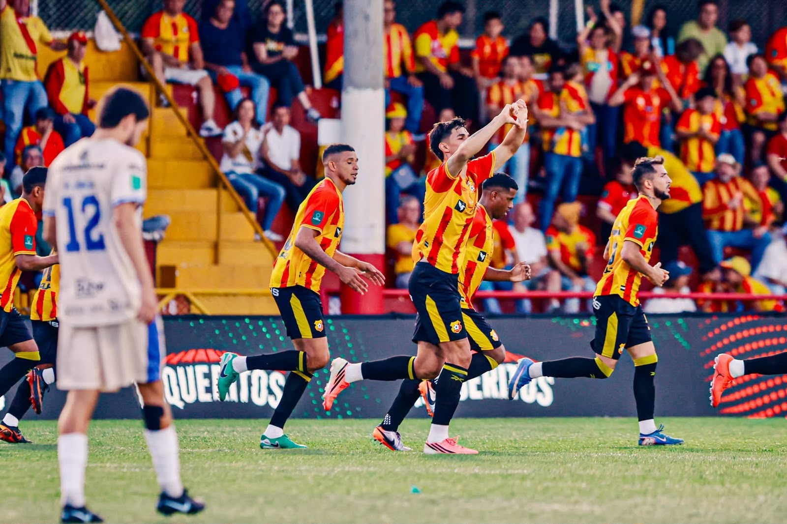 Portero suplente del Herediano sancionado dos juegos por insultos en la fecha 7