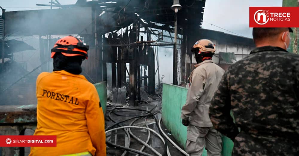 Incendio destruye un centenar de negocios en mercado de capital de Honduras