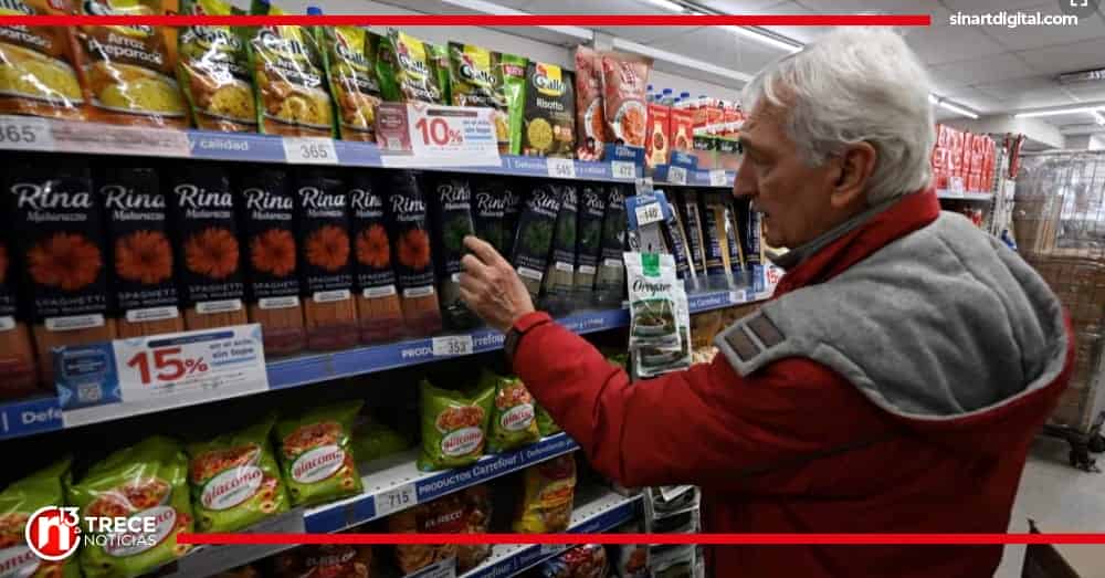 Altos precios e inflación agobian a los argentinos