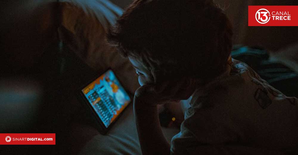¿Qué hacer si encontramos fotos íntimas de nuestros hijos en el celular?