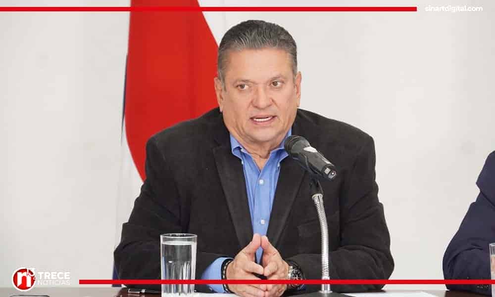 Johnny Araya y otros 39 alcaldes actuales imposibilitados para reelegirse en 2024