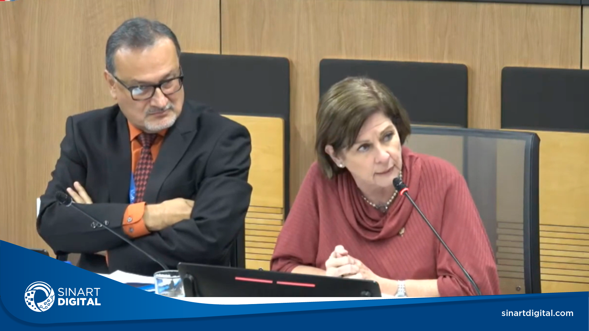 ¿Cuál empresa tiene un estudio para 100 personas?