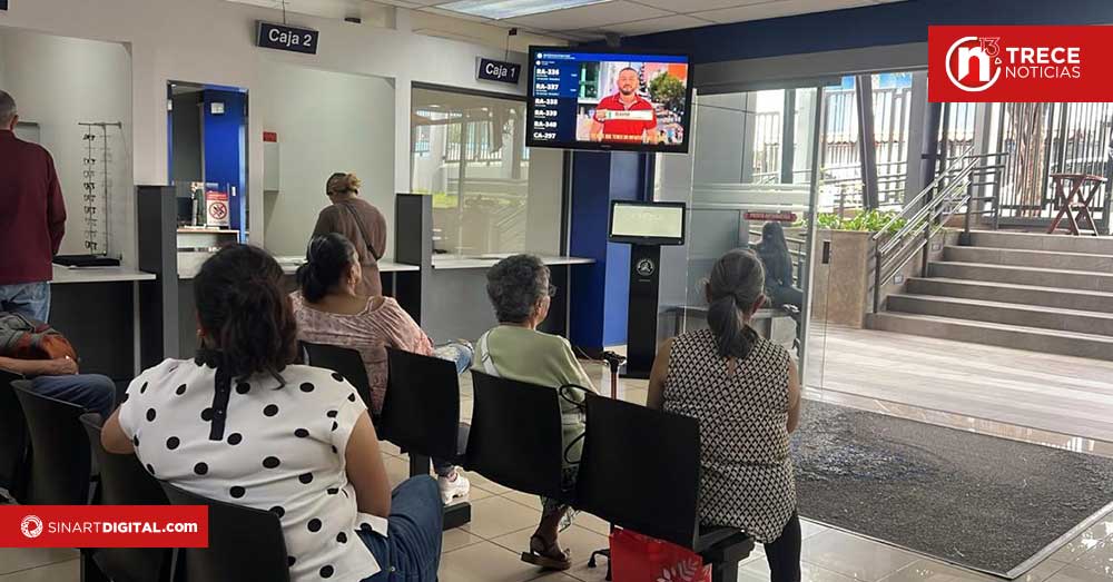 CCSS moderniza atención en Laboratorio Óptico con kiosco de autoservicio