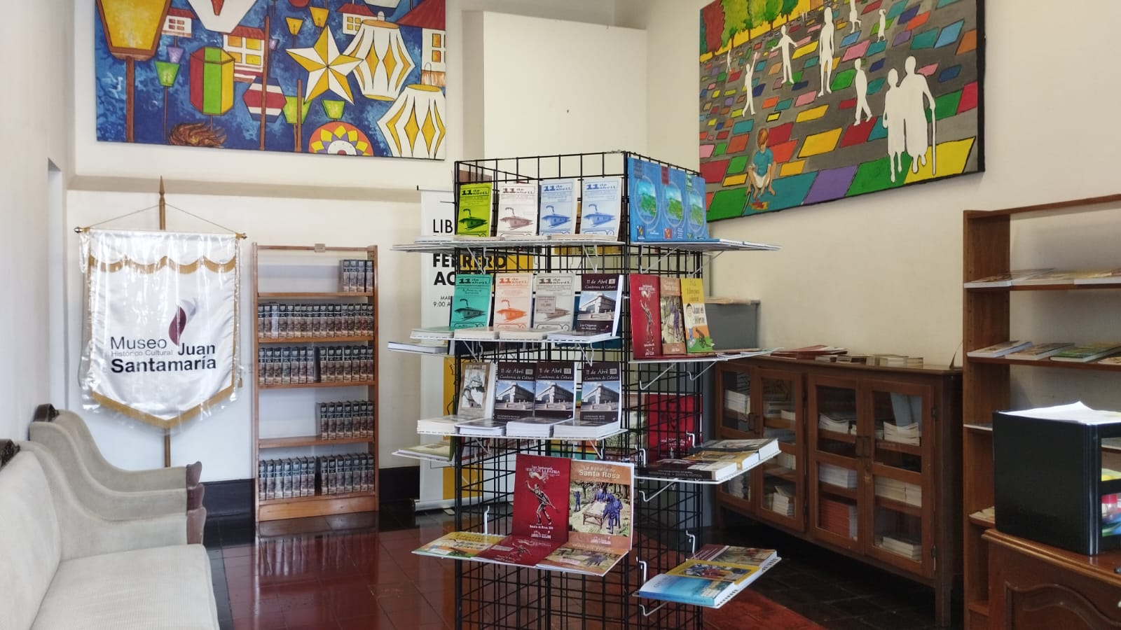 En sus 50 años, el Museo Histórico Cultural Juan Santamaría destaca labor de su programa editorial y la Librería Luis Ferrero Acosta
