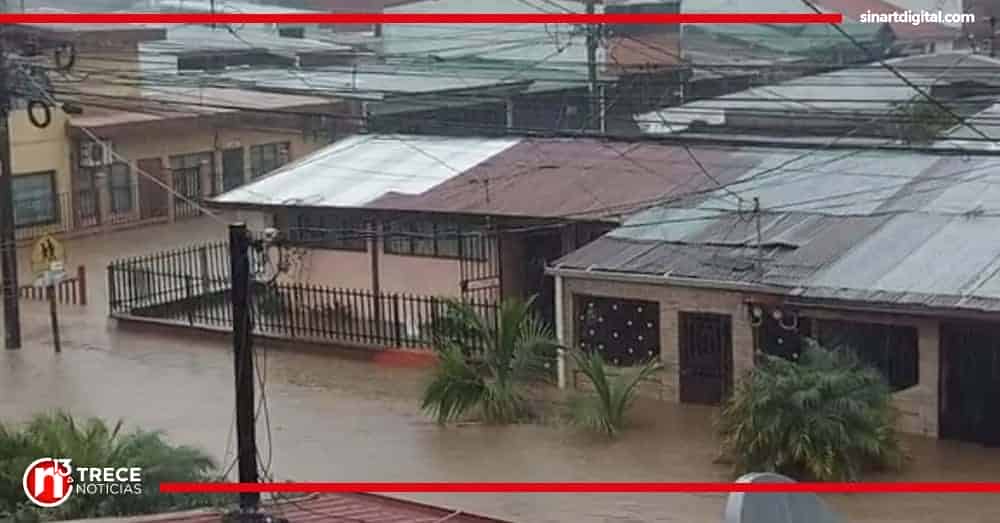 Inundaciones causan estragos en Gravilias