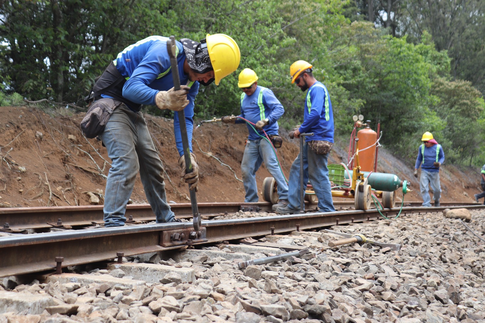 Incofer suspende servicio de trenes el 1º de mayo