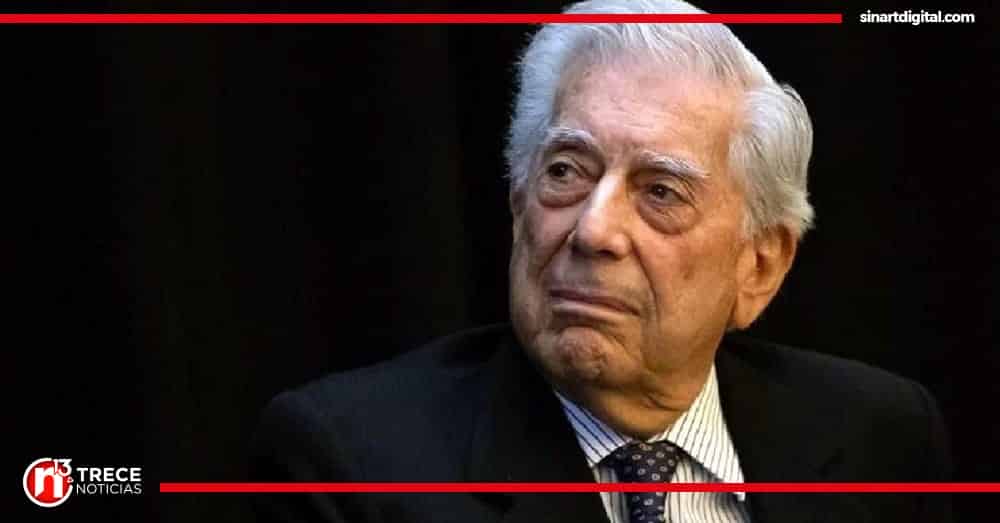 El escritor Mario Vargas Llosa, hospitalizado por COVID-19