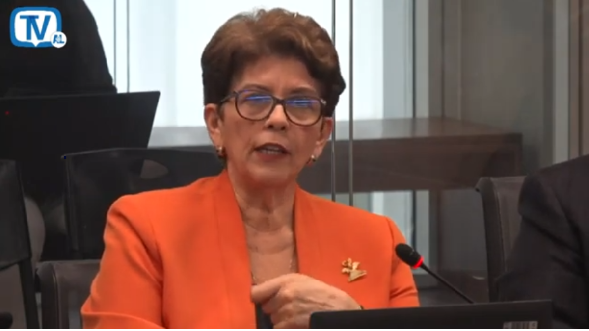 Contralora advierte faltante crítico en el presupuesto del MEP para 2025