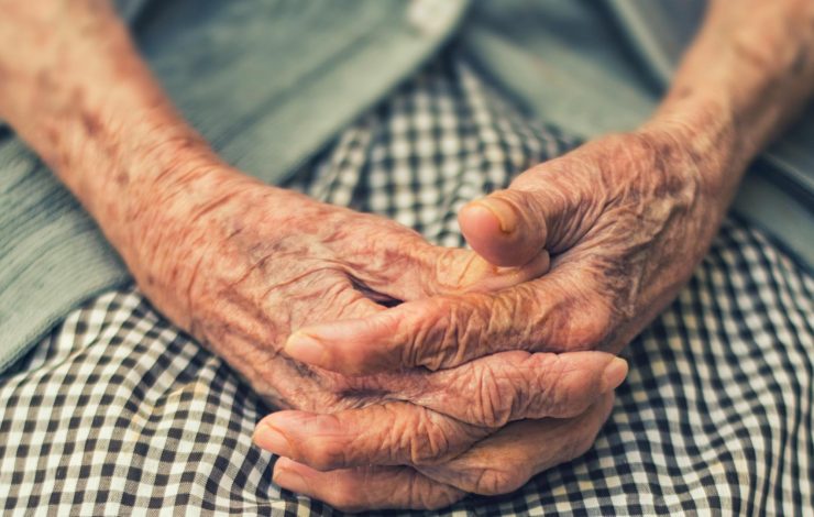 OIJ pide a población no abandonar a los adultos mayores