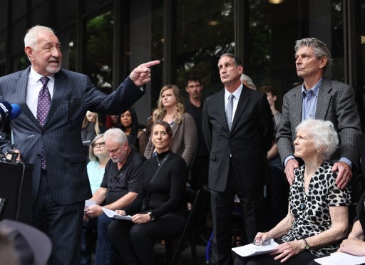 Familia pide liberación de famosos hermanos que asesinaron a sus padres en EEUU