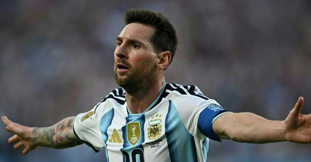 Lula bromea diciendo que está pensando en "fichar a Messi" para Brasil.