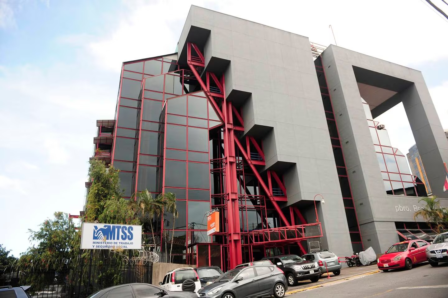 Ministerio de Trabajo deberá hacer convenios para dar empleo a deudores alimentarios