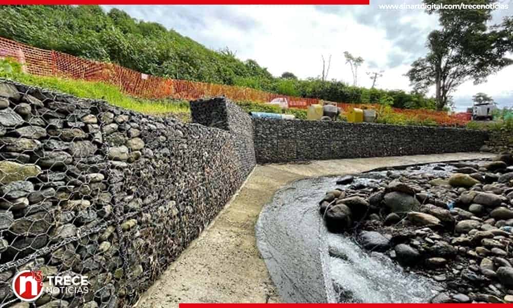 AyA construye 64 muros en ríos capitalinos para proteger nuevas tuberías de alcantarillado sanitario