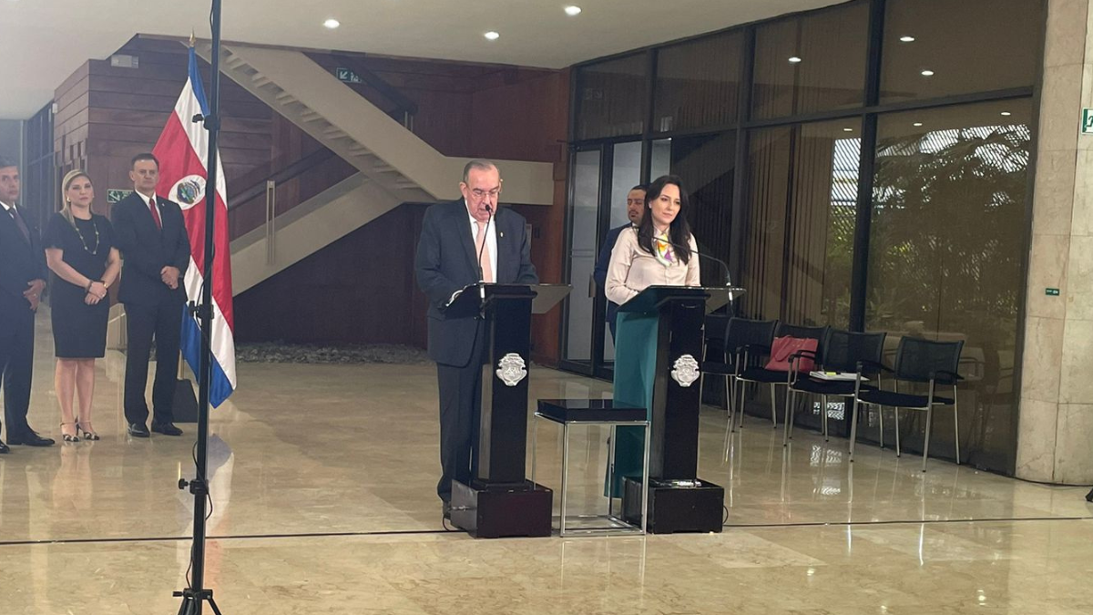 Ministra de la presidencia defiende la constitucionalidad del Proyecto Jaguar