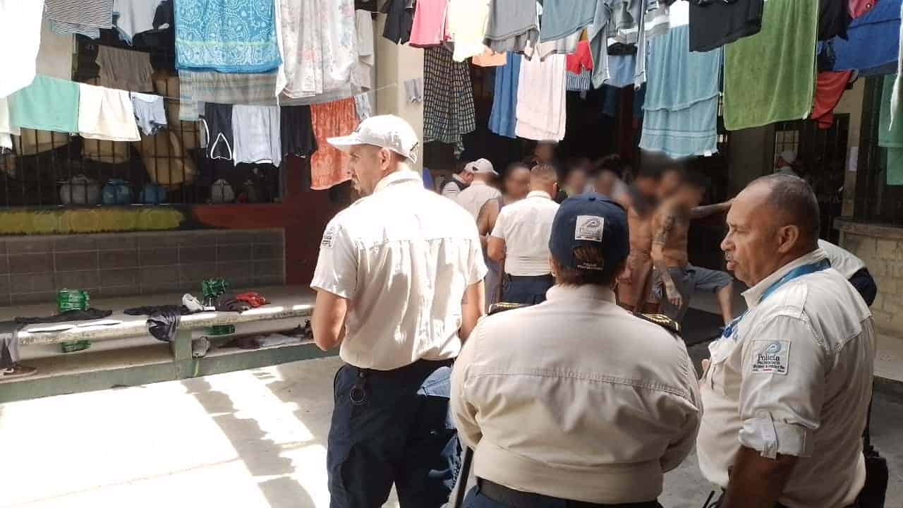Policía penitenciaria realizó un operativo simultáneo en todas las cárceles del país