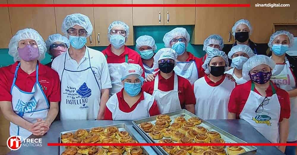 24 personas con síndrome de Down celebran tener su primer empleo