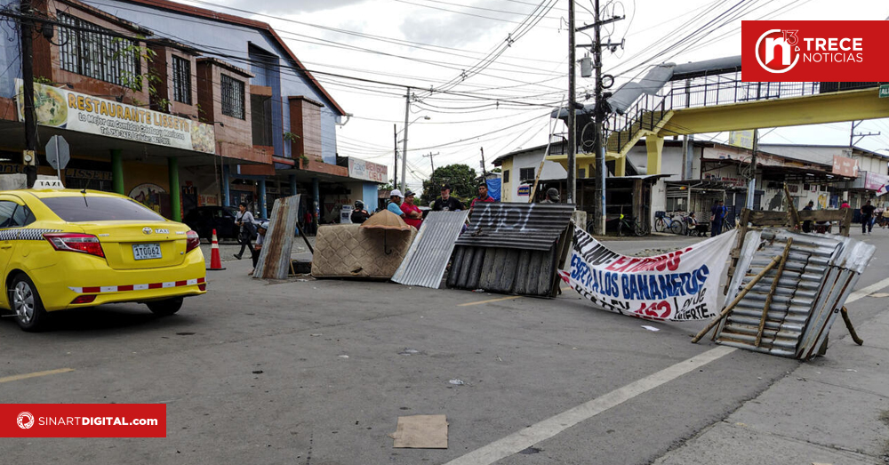 Parlamento de Panamá restituye beneficios a trabajadores de bananera de EEUU