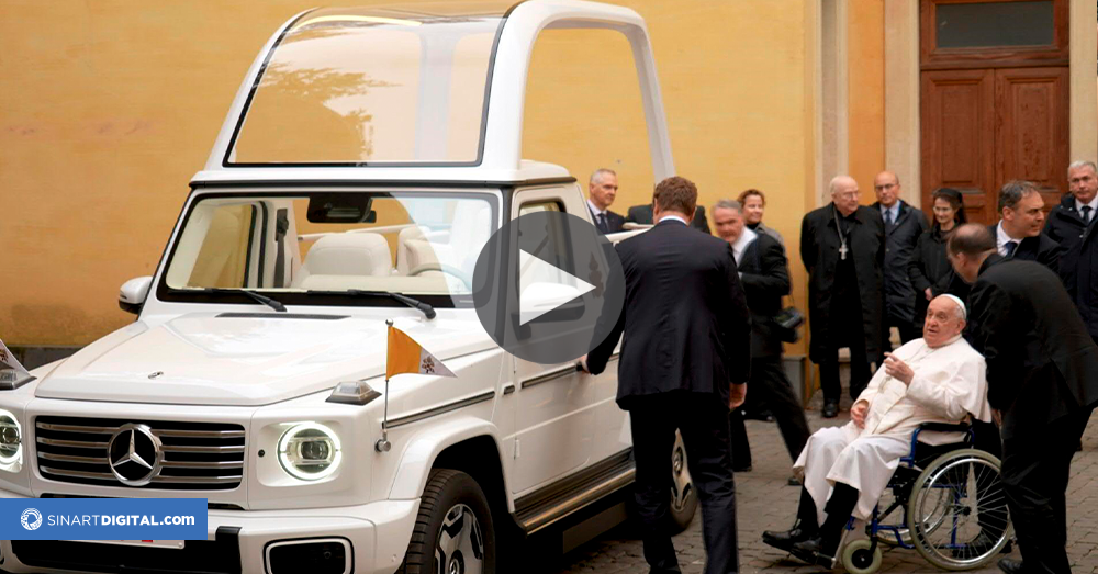 El papa Francisco recibe su primer 