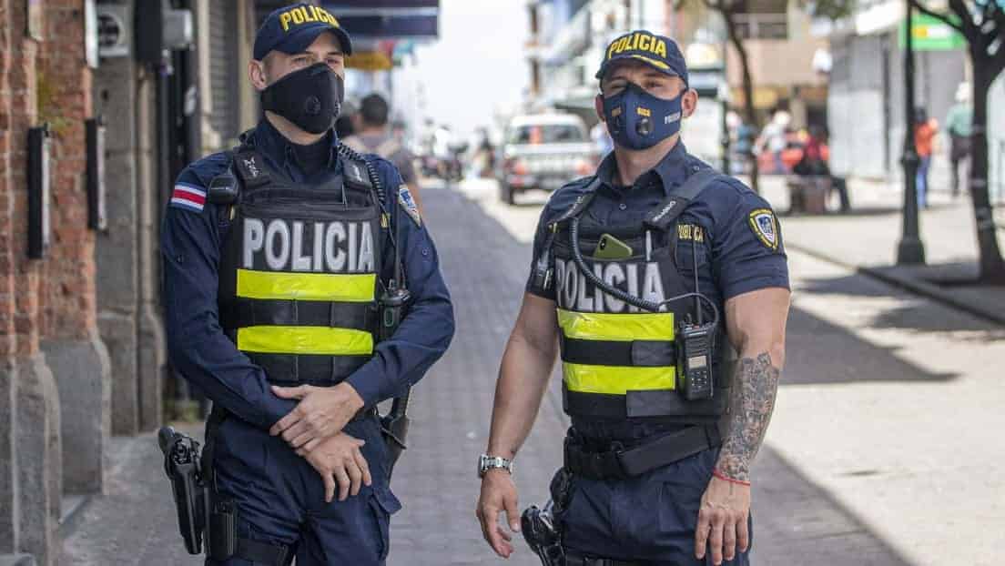 Aprueban presupuesto con recursos para contratar 300 policías 