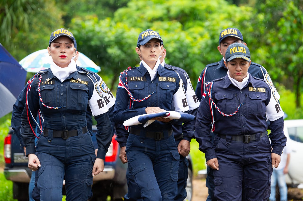 Aumentarán el salario mensual a más de 19 mil policías