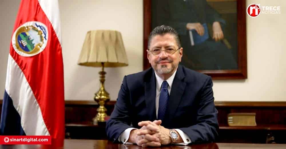 Respaldo popular al Presidente Chaves cae 14 puntos, según encuesta de la Universidad Latina