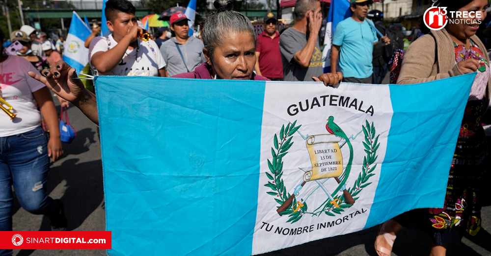 Presidente de Guatemala rechaza actos de violencia y vandalismo en protestas contra fiscal general