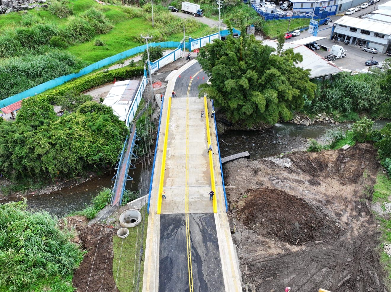Puente que comunica Zapote y San Francisco fue habilitado este miércoles 