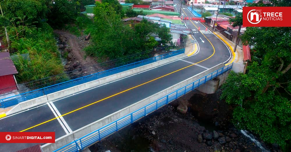 Turrialba estrena puente sobre el río Colorado