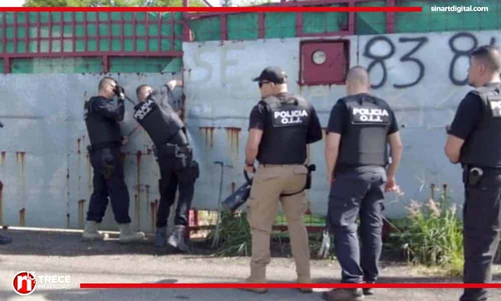 Banda almacenaba combustible robado en predio en Alajuela