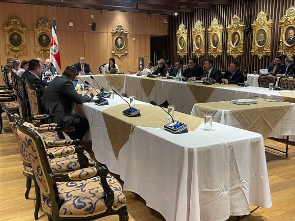 Diputados preparan nuevas iniciativas contra el sicariato a manos de menores 