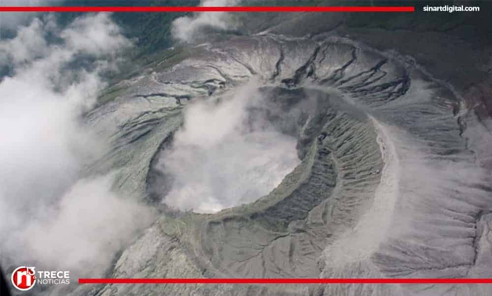 Anoche se registró nueva erupción en el Rincón de la Vieja 