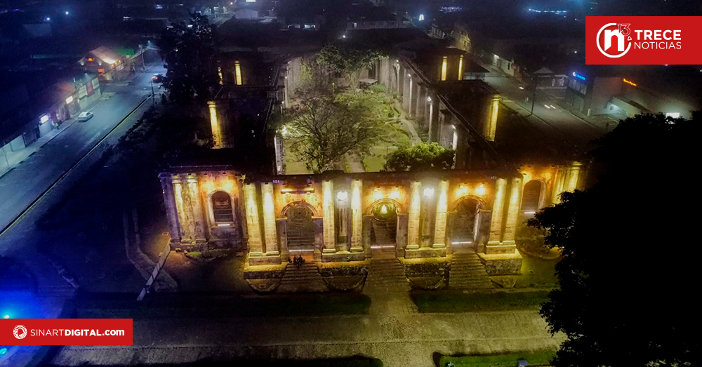 Iluminación arquitectónica embellece el centro de Cartago 