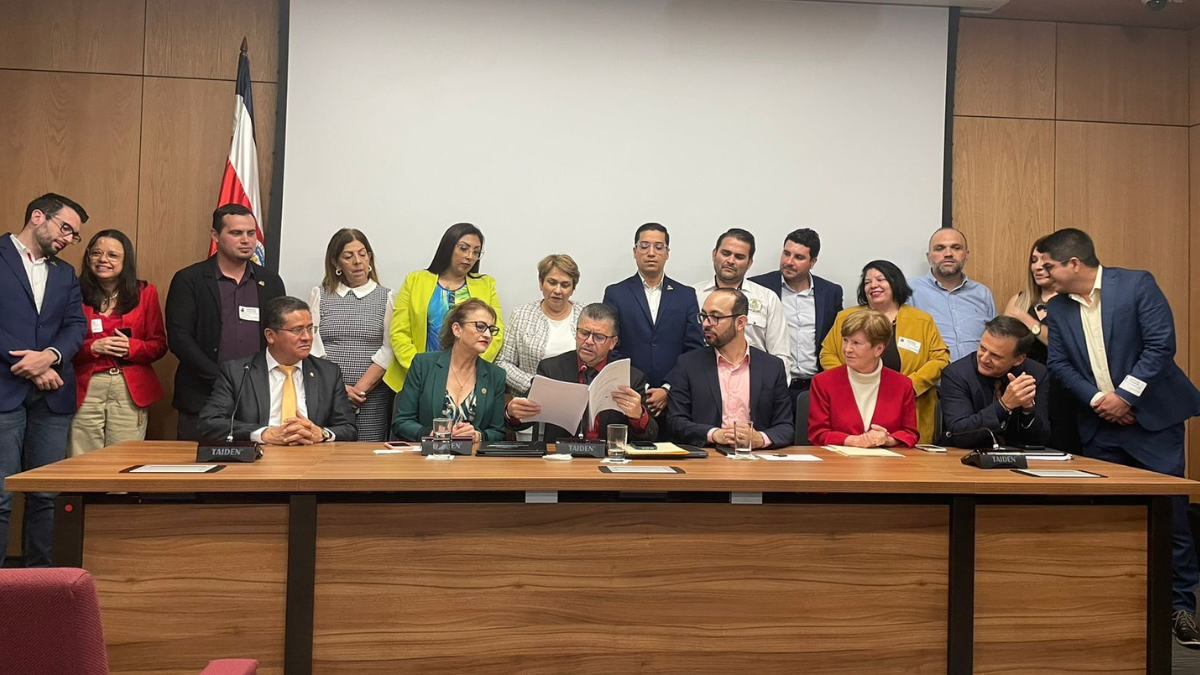 Municipios exigen recursos para mantener rutas tras traspaso del MOPT