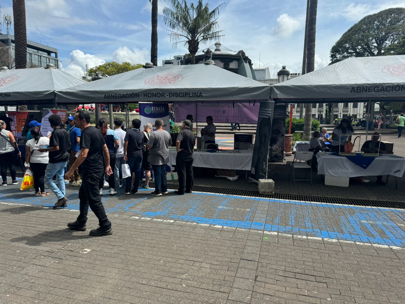 Salud alerta sobre mayor uso de vapeadores en menores de edad