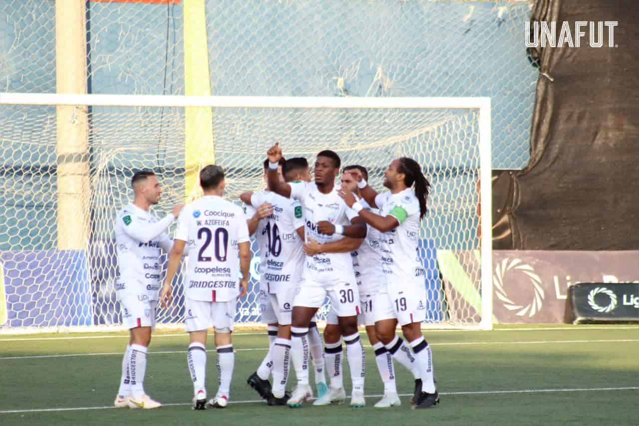 Seis equipos sancionados luego de la jornada 21 de la primera división