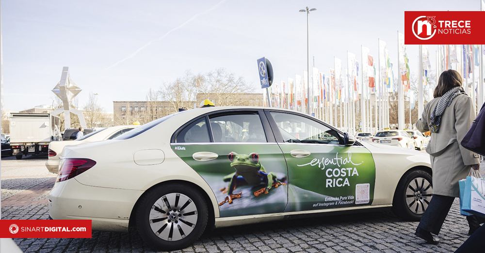 Taxis con perezosos, ranas o volcanes ticos viajan por Alemania promocionando Costa Rica 