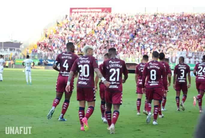 Saprissa ratifica favoritismo y peleará por el título