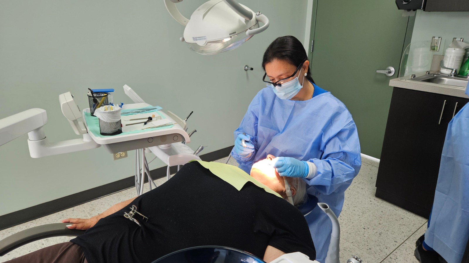 Alarma aumento de enfermedades dentales en ticos 