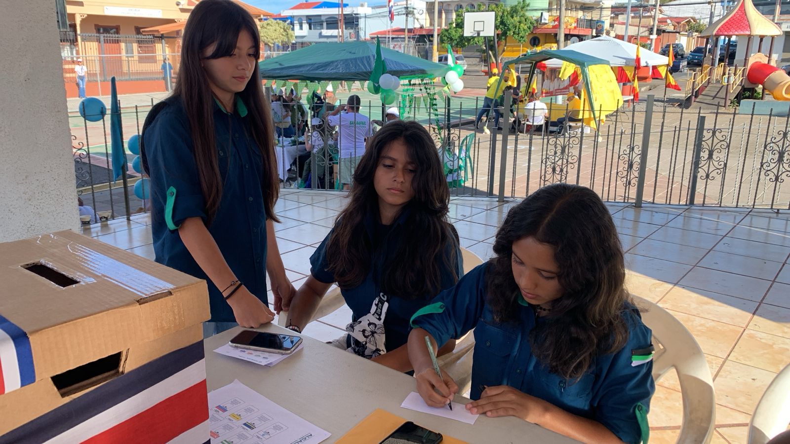 Elecciones Infantiles: Guías y Scouts participan activamente en el ejercicio democrático