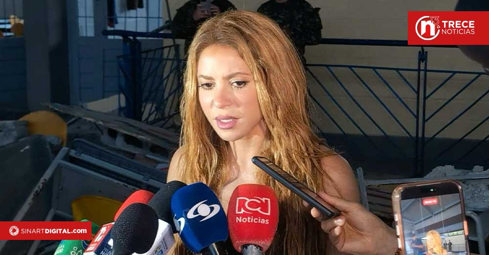 Shakira visita zona dañada por el terremoto en Colombia y promete construir colegios