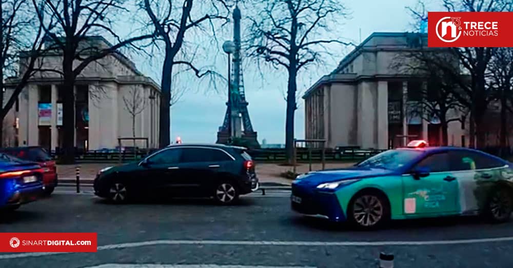Taxis lucen las bellezas de Costa Rica en París 