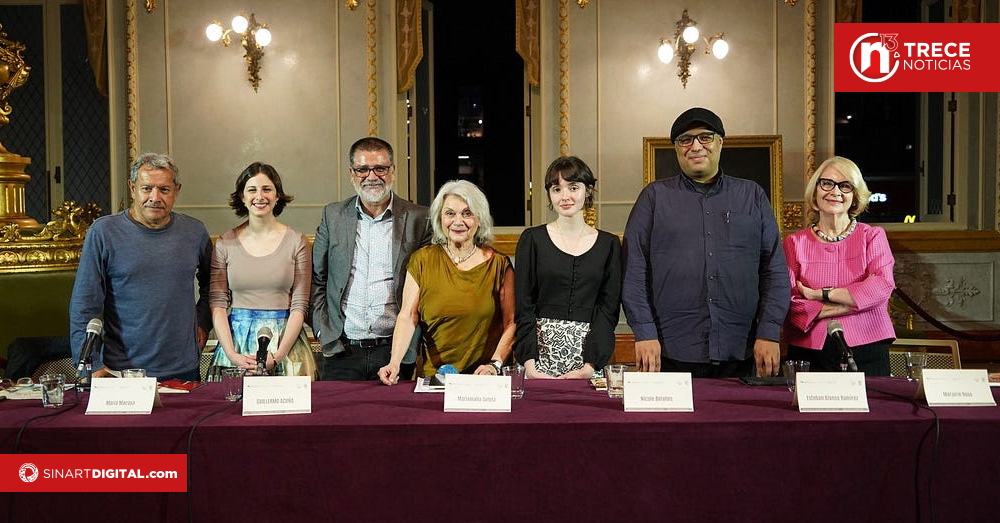 Un encuentro con la poesía en el foyer del teatro 