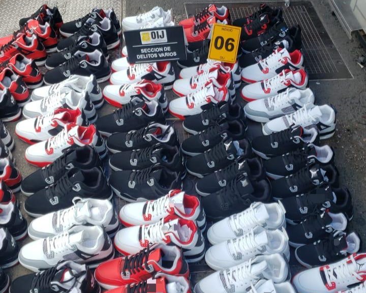 Policía decomisa más de 73.000 artículos falsificados en negocios josefinos