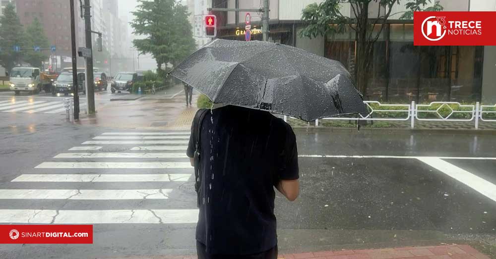 Tormenta avanza hacia Tokio entre advertencias de inundaciones