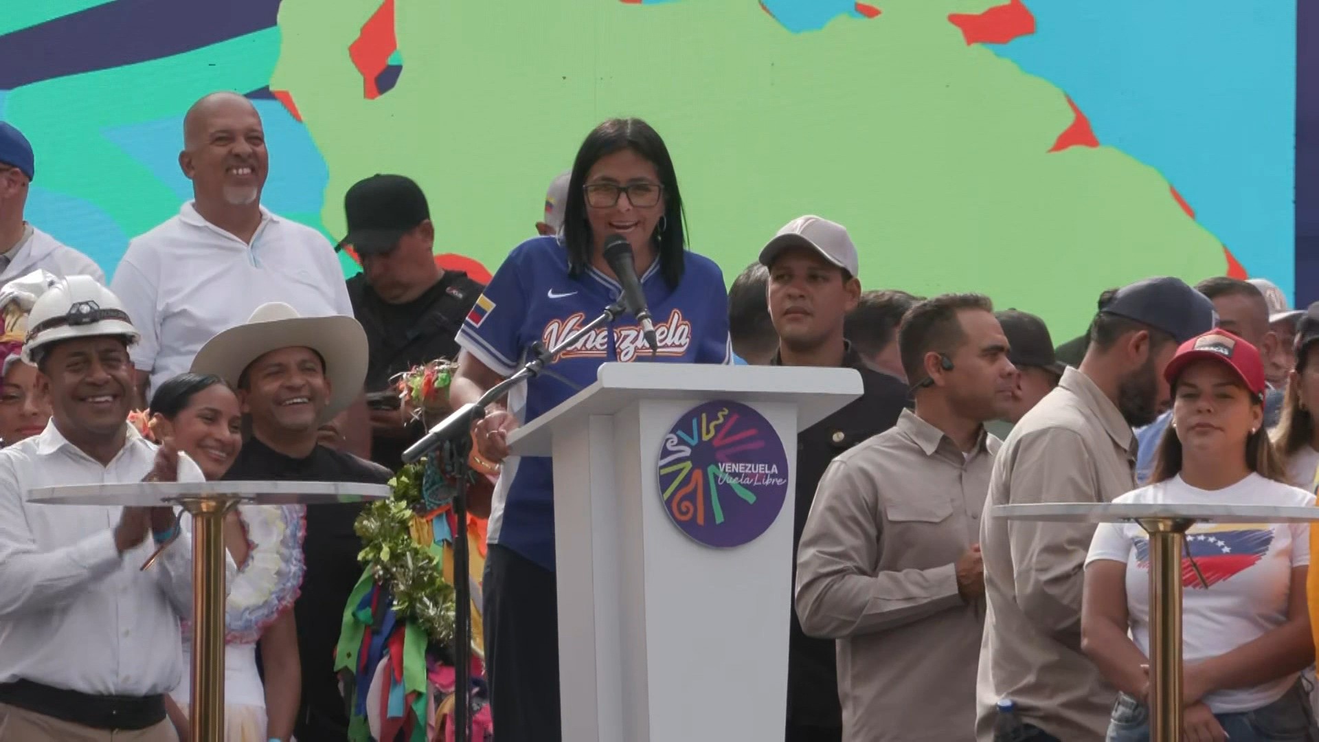 Venezuela aumenta el ingreso mínimo de los trabajadores un 26% a 240 dólares mensuales
