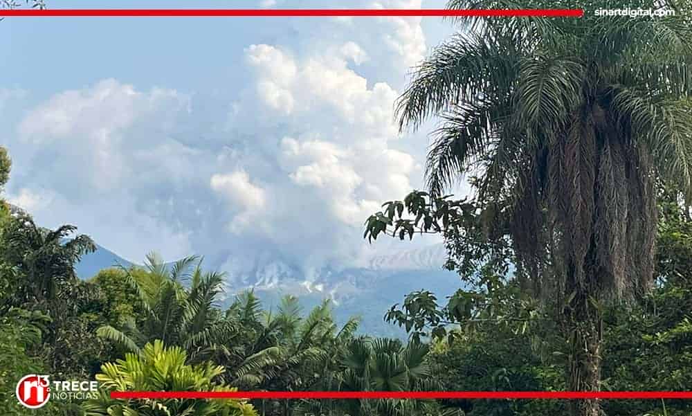 Pluma tras erupción de esta tarde en el Rincón de la Vieja se elevó a 3 mil metros