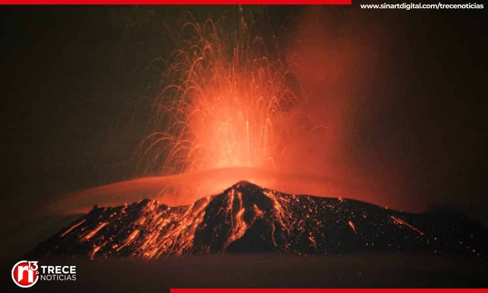 Elevan nivel de alerta en México por actividad de volcán Popocatépetl