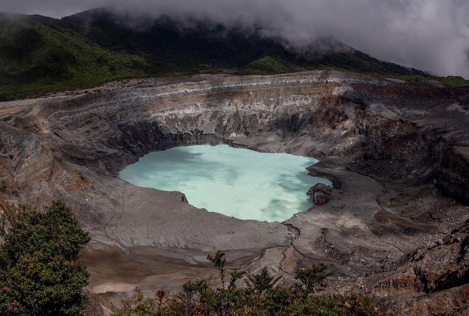 Volcán Poás no ha lanzado ceniza en las últimas horas 