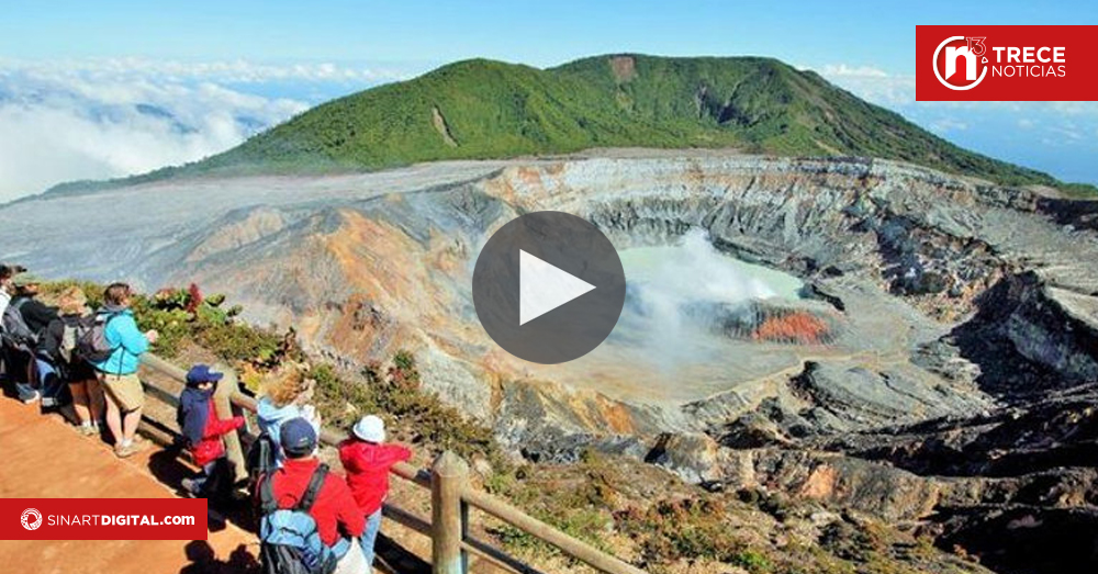 Volcán Poás mantiene alta emisión de gases que ya afectan zonas urbanas